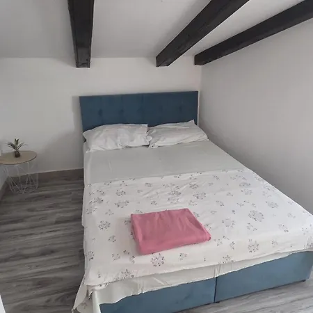Apartman Kosi *