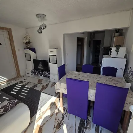 Kosi Apartment Vir